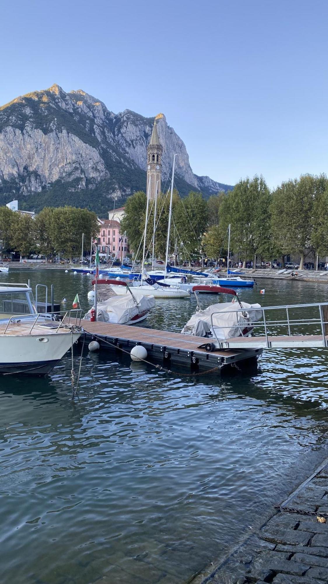 Lake Front Apartments, ليكو المظهر الخارجي الصورة
