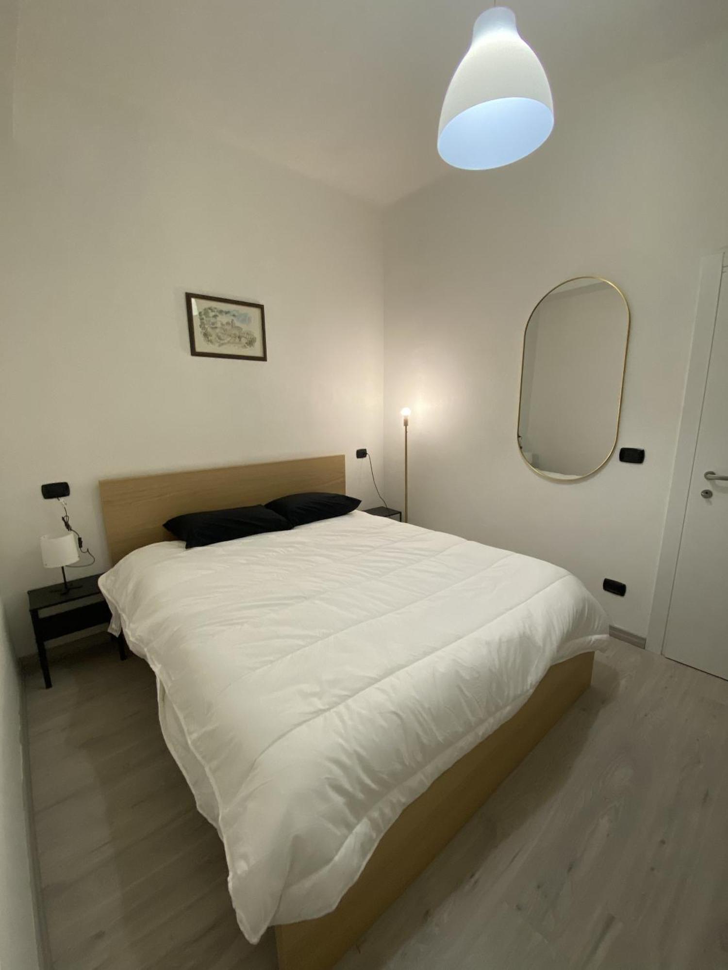 Lake Front Apartments, ليكو المظهر الخارجي الصورة